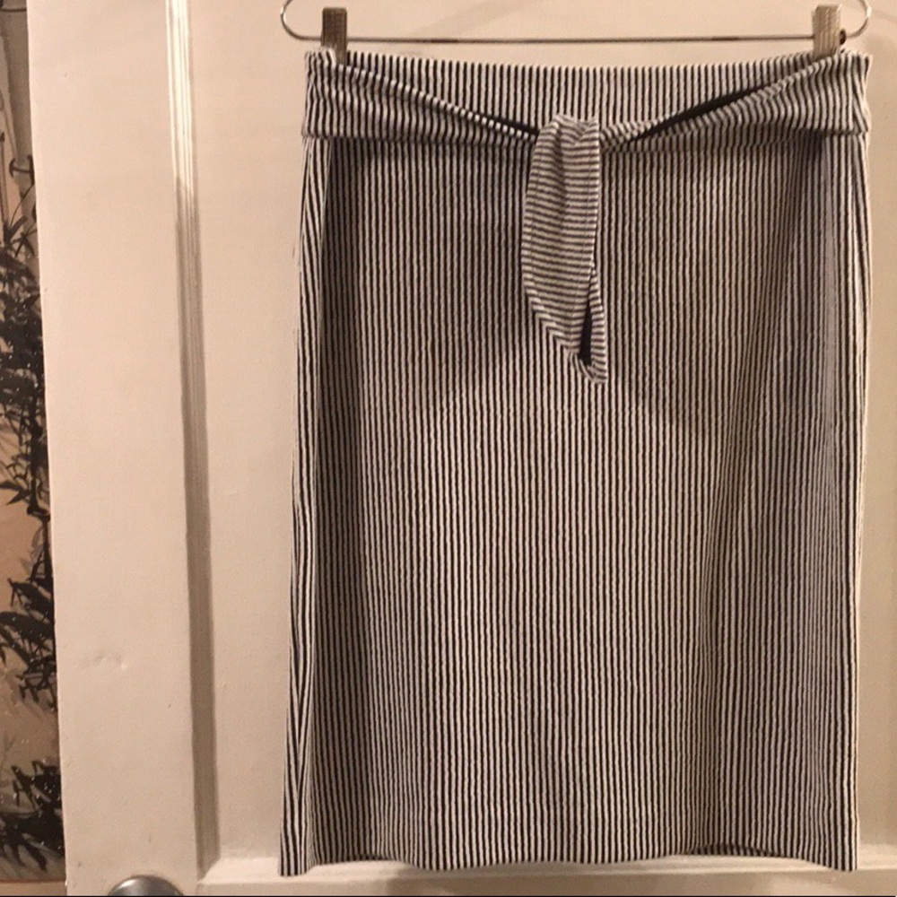 Ann Taylor black and white striped skirt
